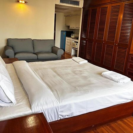 Отель Omni Tower Sukhumvit Nana Direct Бангкок Экстерьер фото
