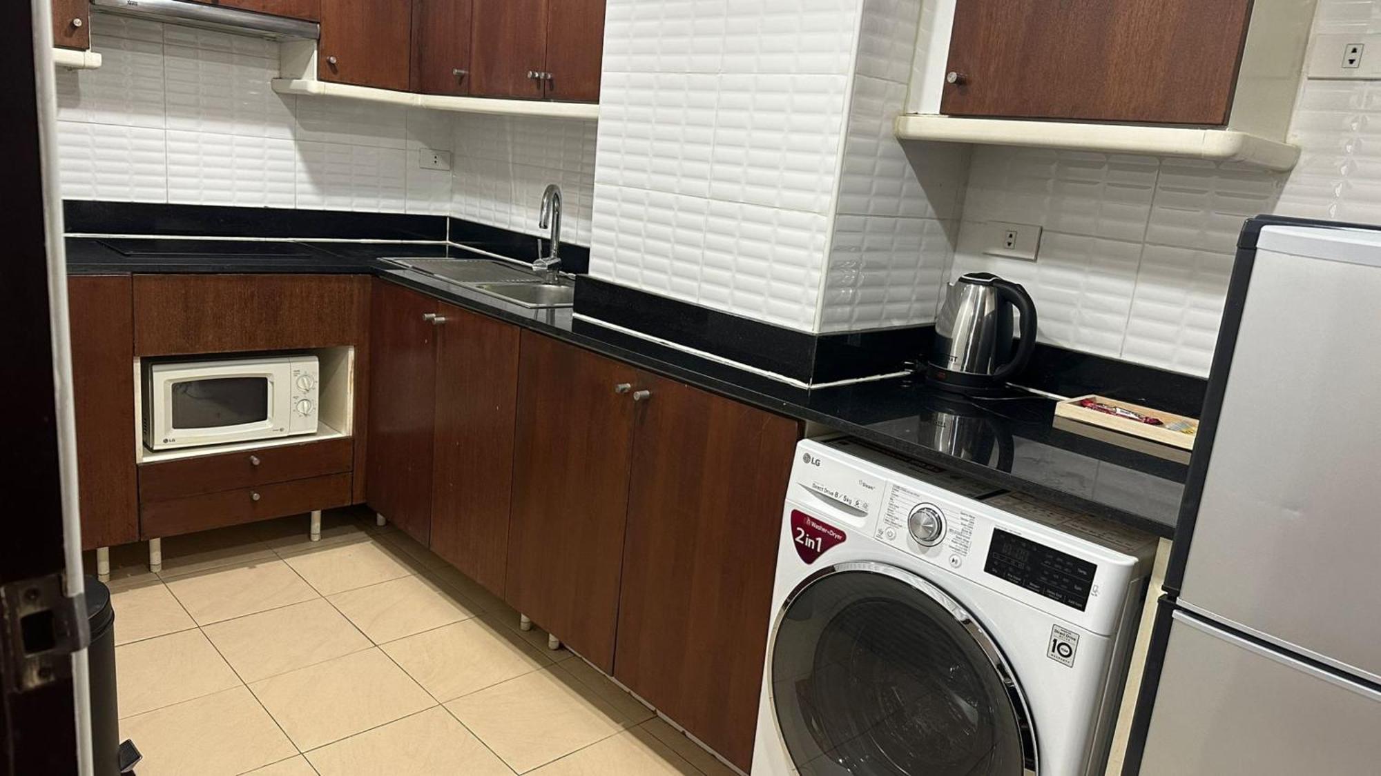 Отель Omni Tower Sukhumvit Nana Direct Бангкок Экстерьер фото