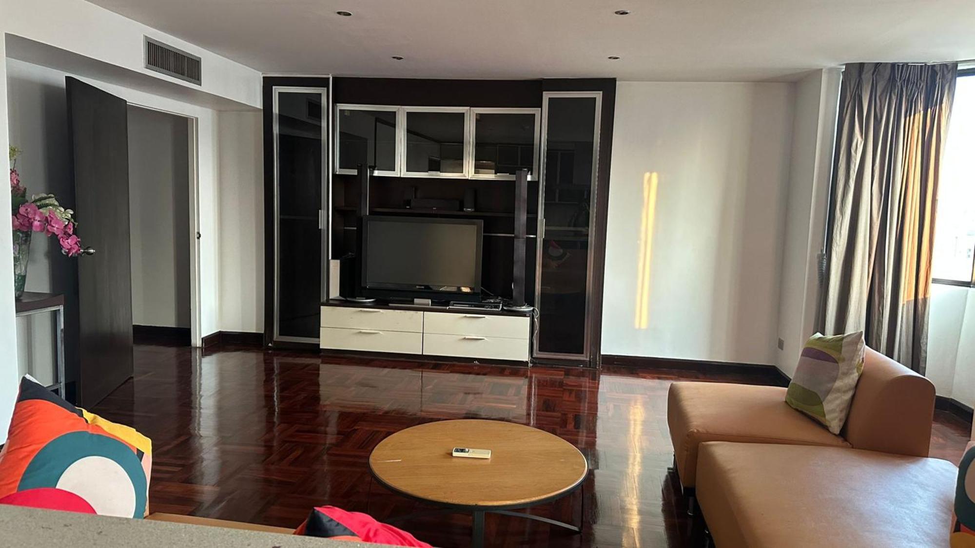 Отель Omni Tower Sukhumvit Nana Direct Бангкок Экстерьер фото