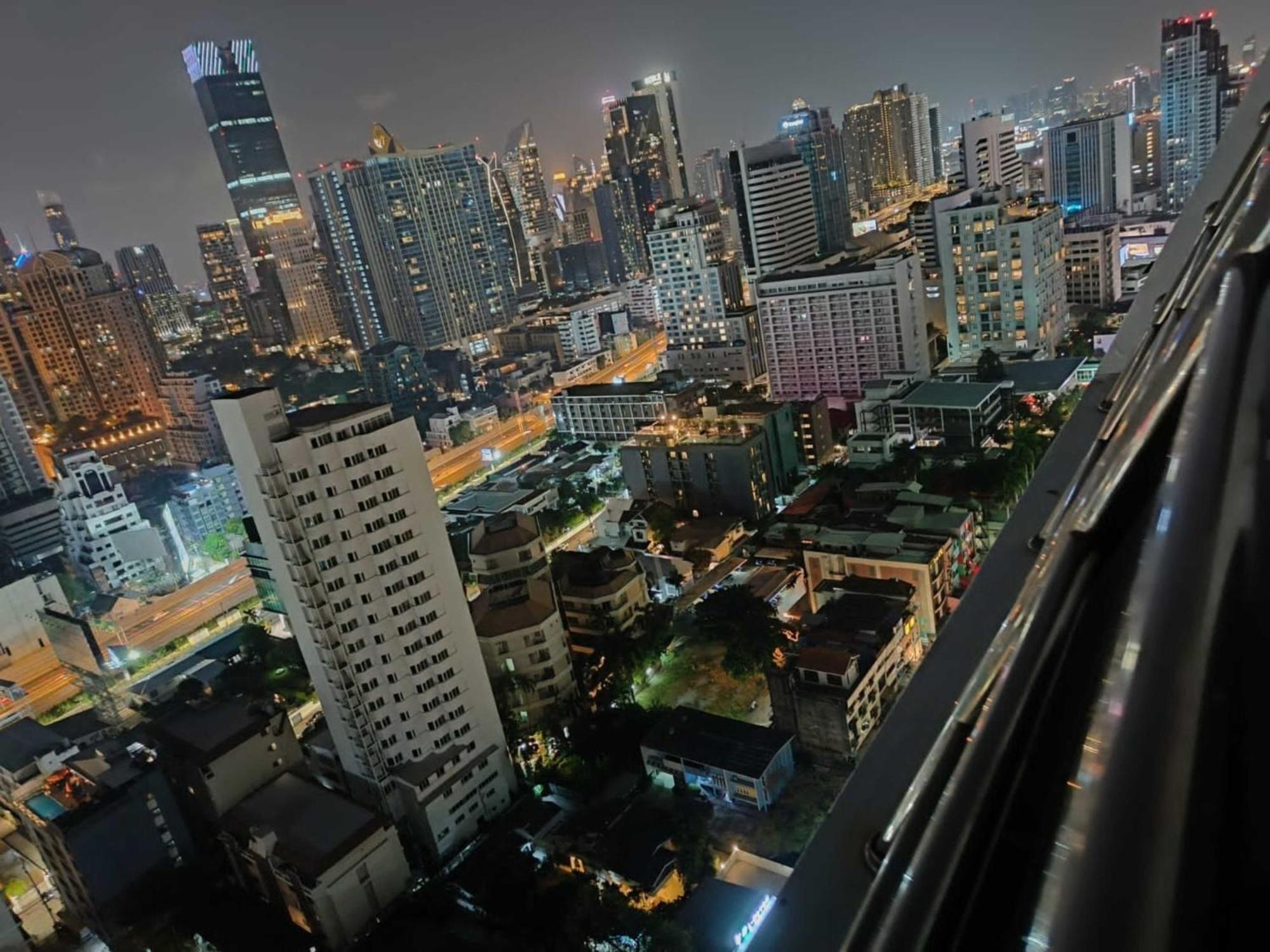 Отель Omni Tower Sukhumvit Nana Direct Бангкок Экстерьер фото