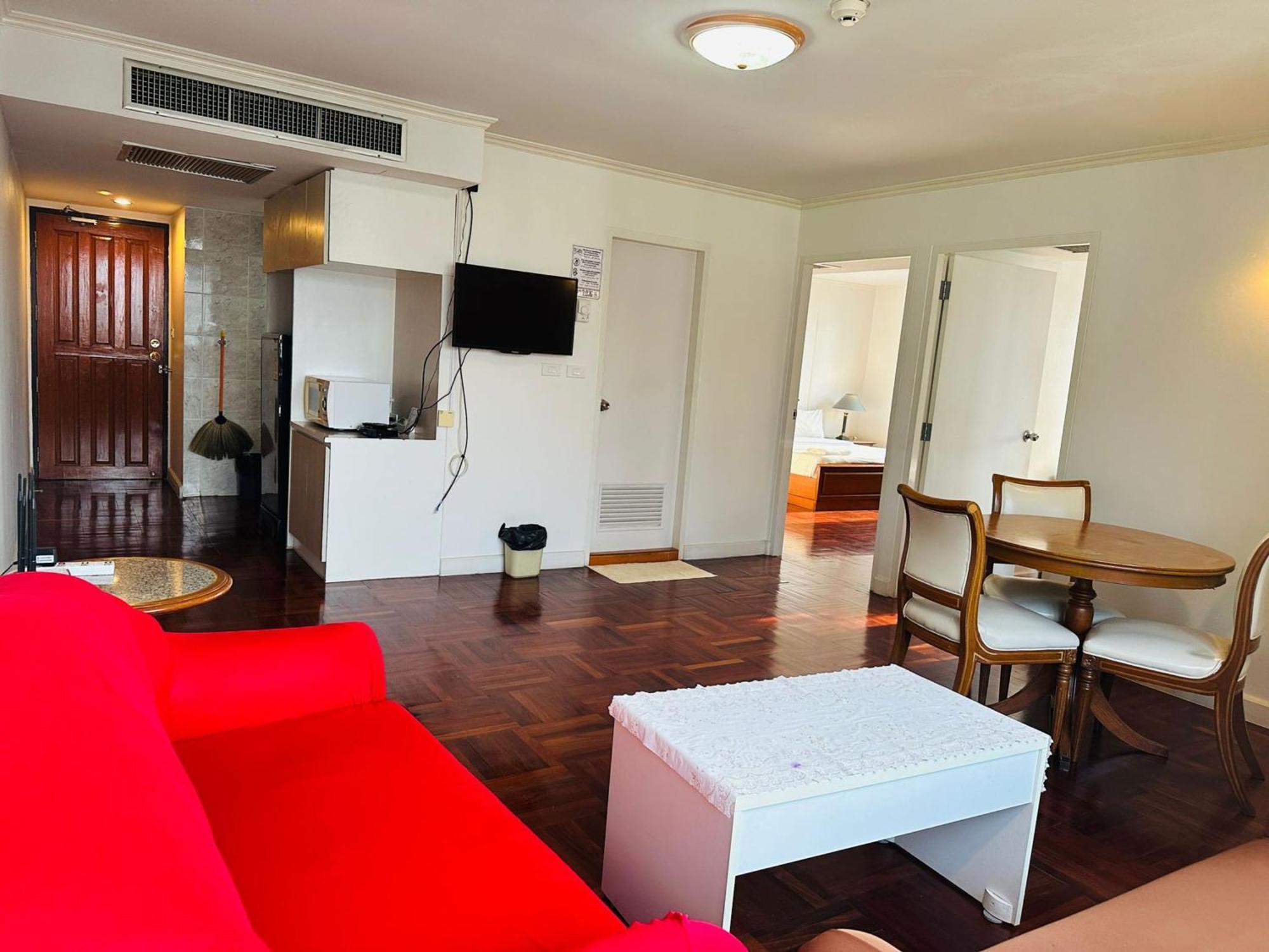 Отель Omni Tower Sukhumvit Nana Direct Бангкок Экстерьер фото
