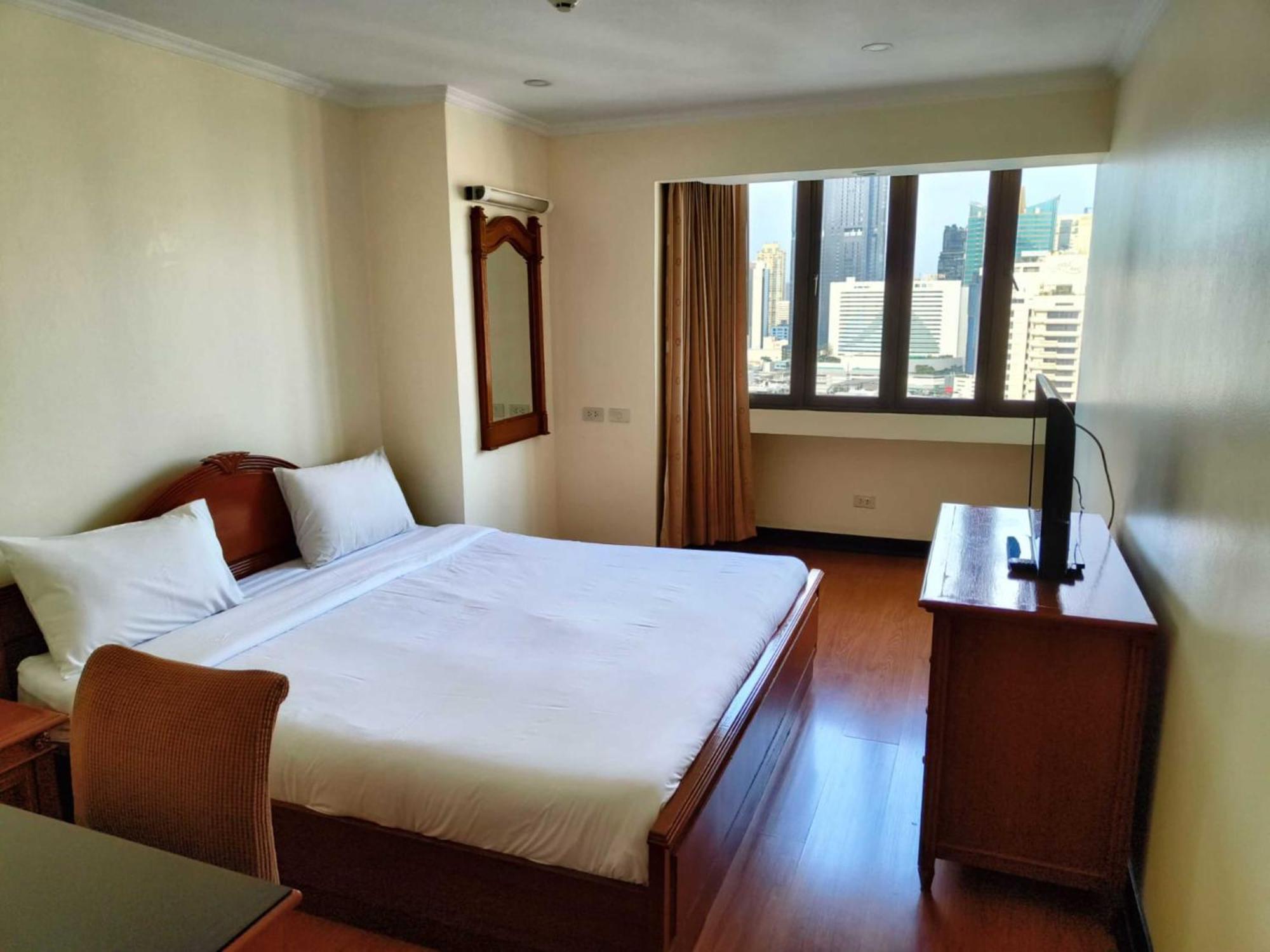 Отель Omni Tower Sukhumvit Nana Direct Бангкок Экстерьер фото