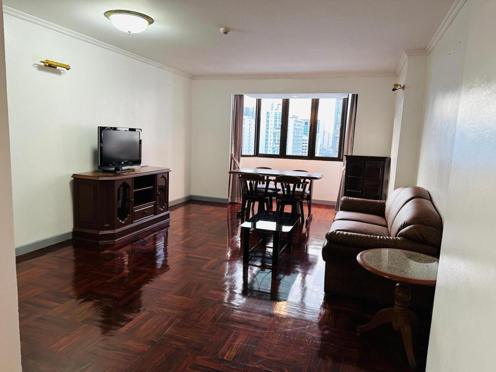 Отель Omni Tower Sukhumvit Nana Direct Бангкок Экстерьер фото