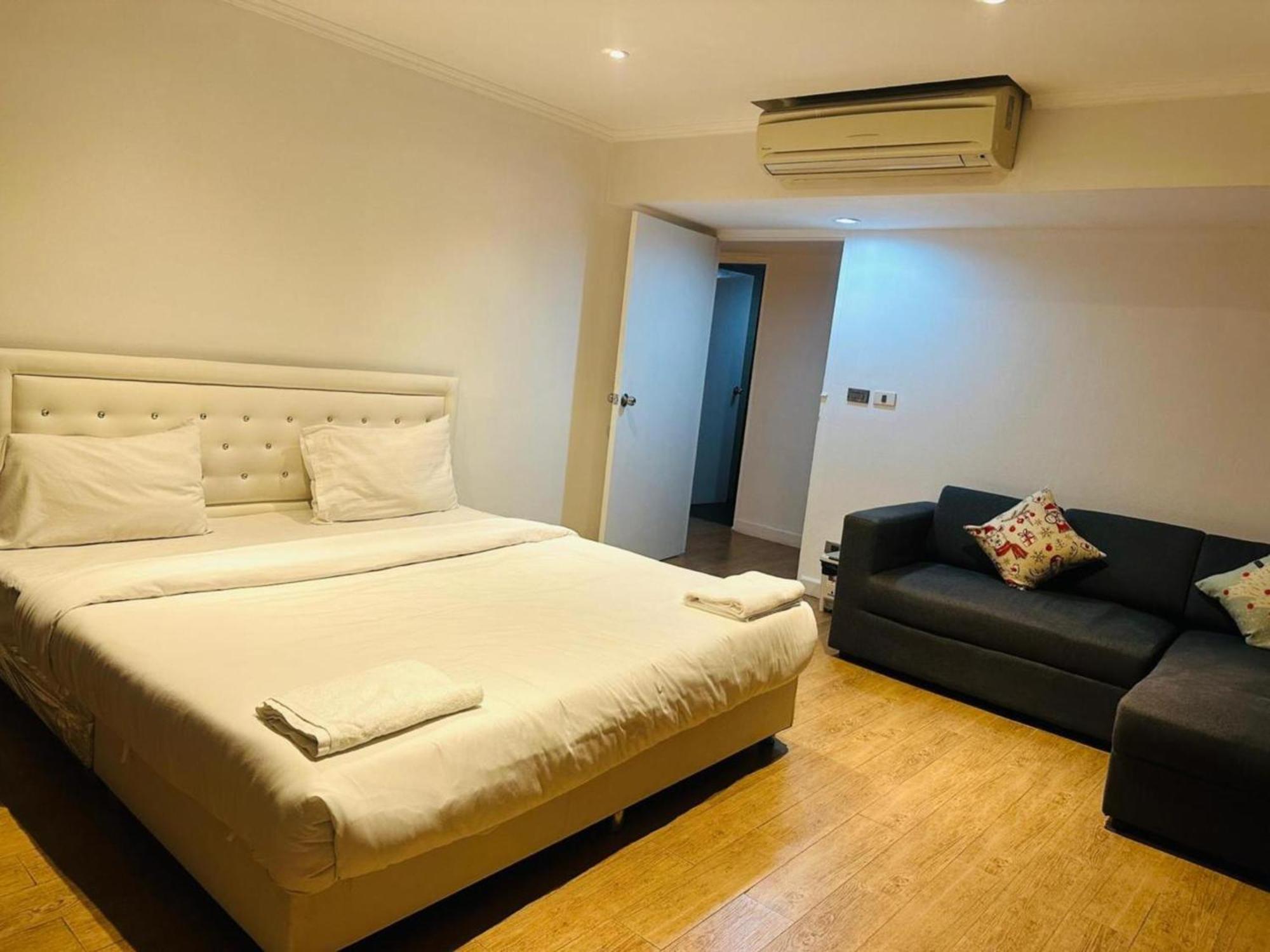 Отель Omni Tower Sukhumvit Nana Direct Бангкок Экстерьер фото
