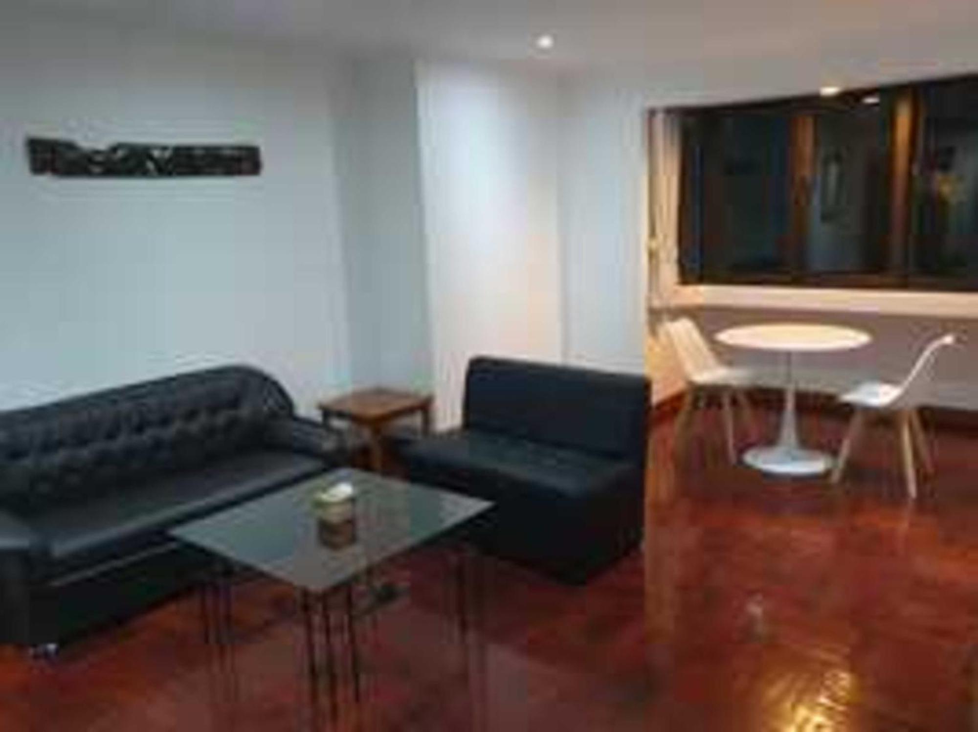Отель Omni Tower Sukhumvit Nana Direct Бангкок Экстерьер фото